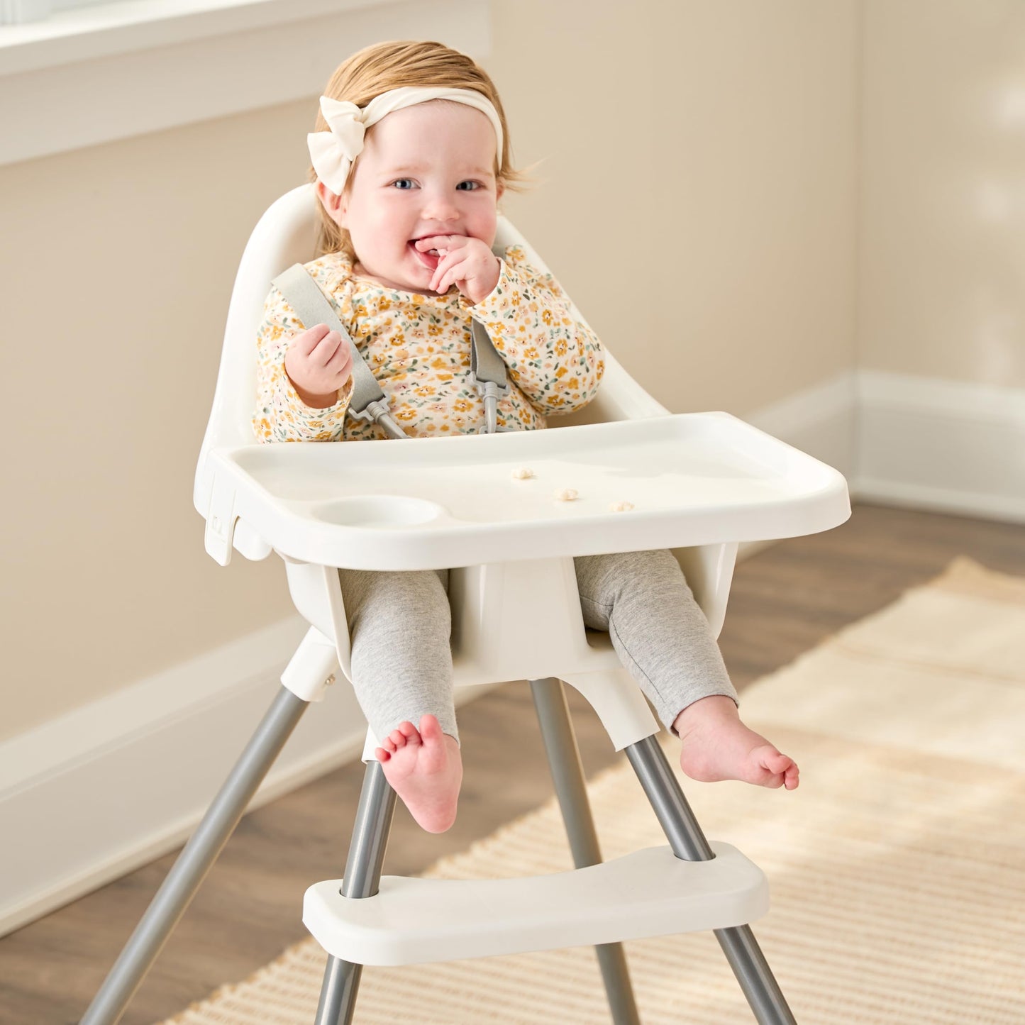 Regalo High Chair, Removable Oversized Tray with Cup Holder